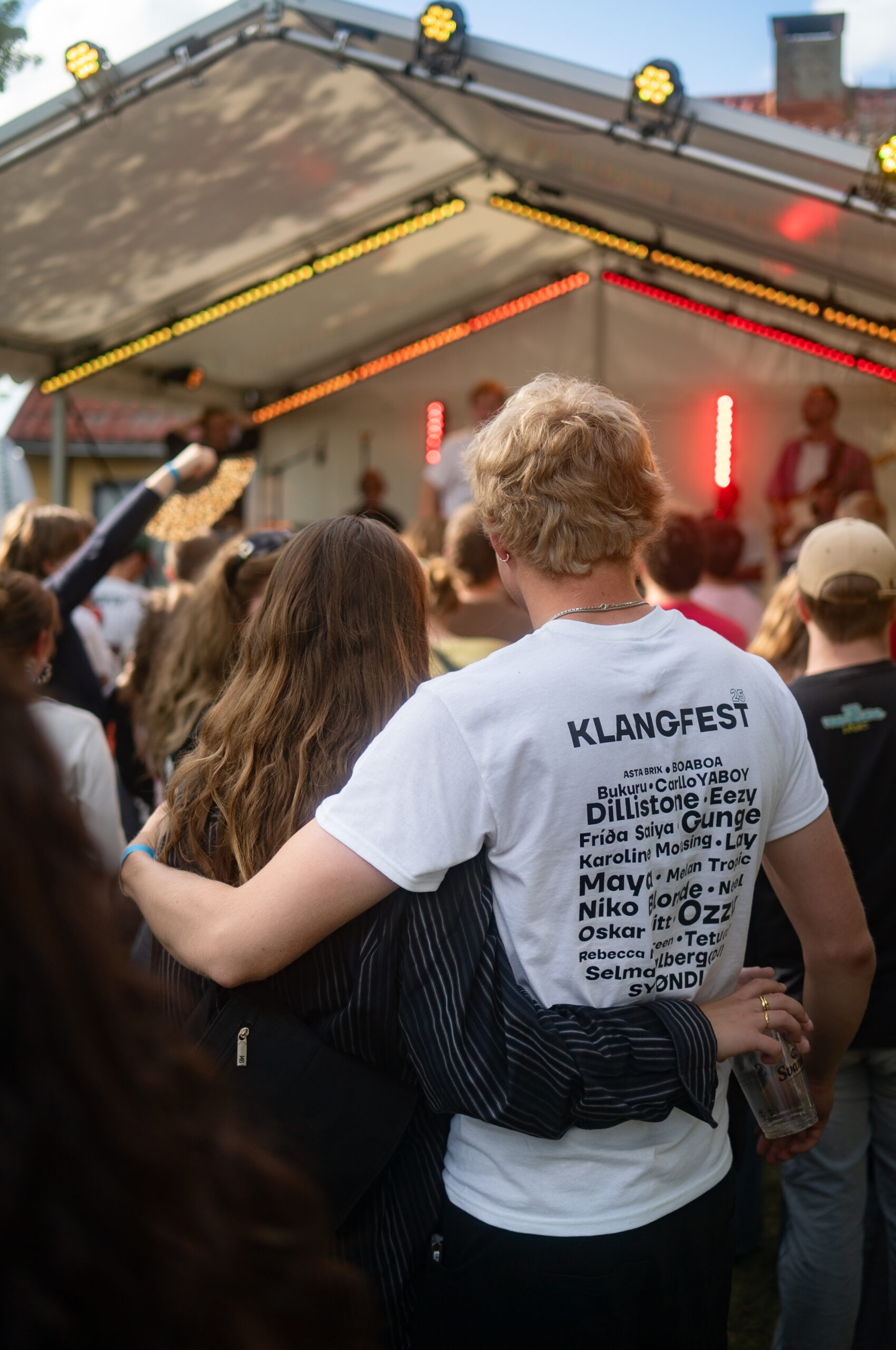 Publikum foran scenen på KlangFest